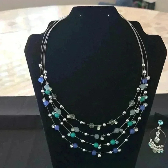 NECKLACE AND EARRINGS SET - Picture 2 of 4